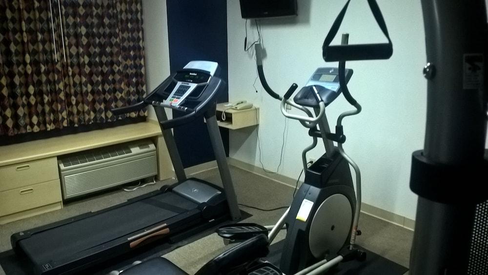 Days Inn & Suites By Wyndham Hutchinson Ngoại thất bức ảnh