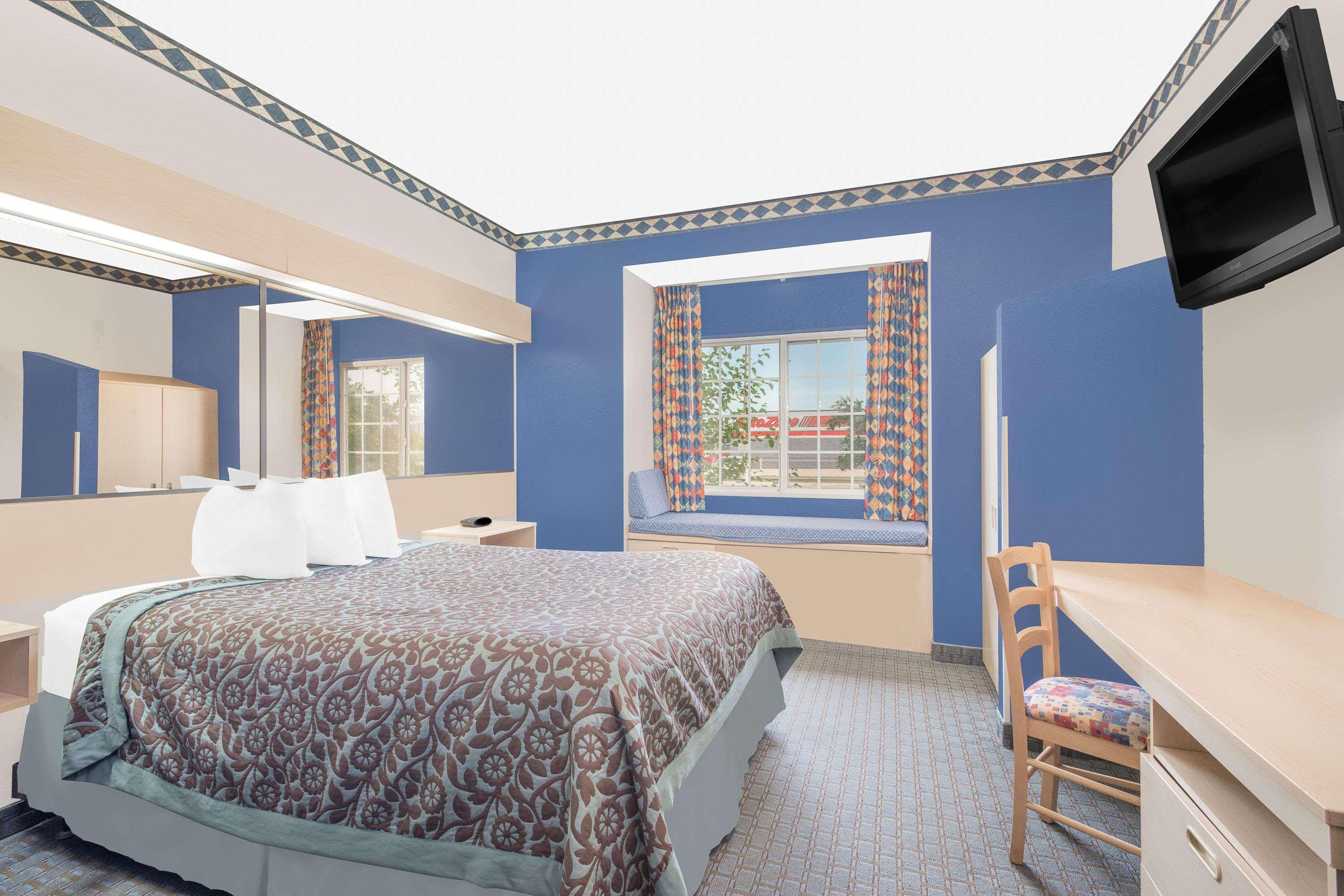 Days Inn & Suites By Wyndham Hutchinson Ngoại thất bức ảnh