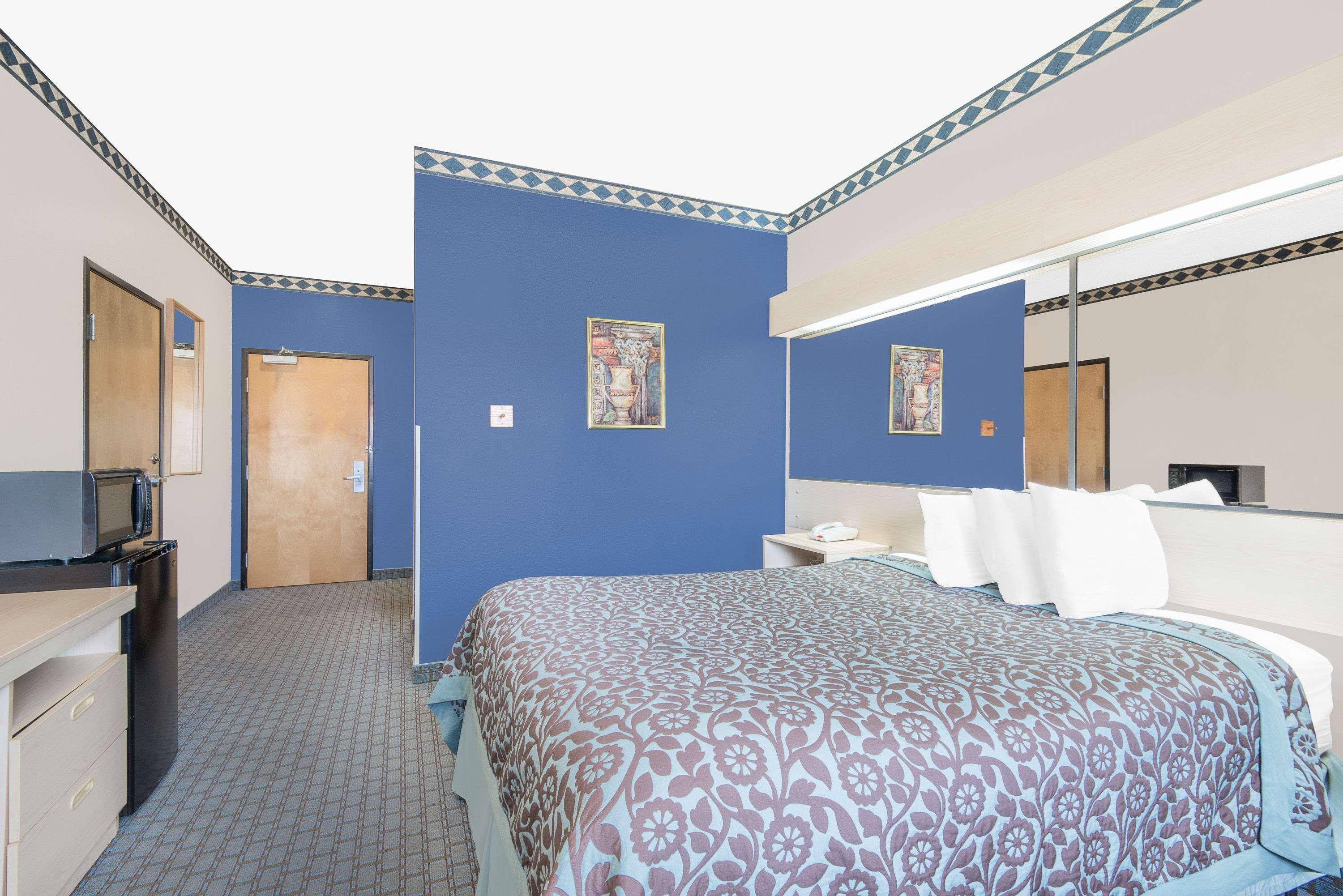 Days Inn & Suites By Wyndham Hutchinson Ngoại thất bức ảnh
