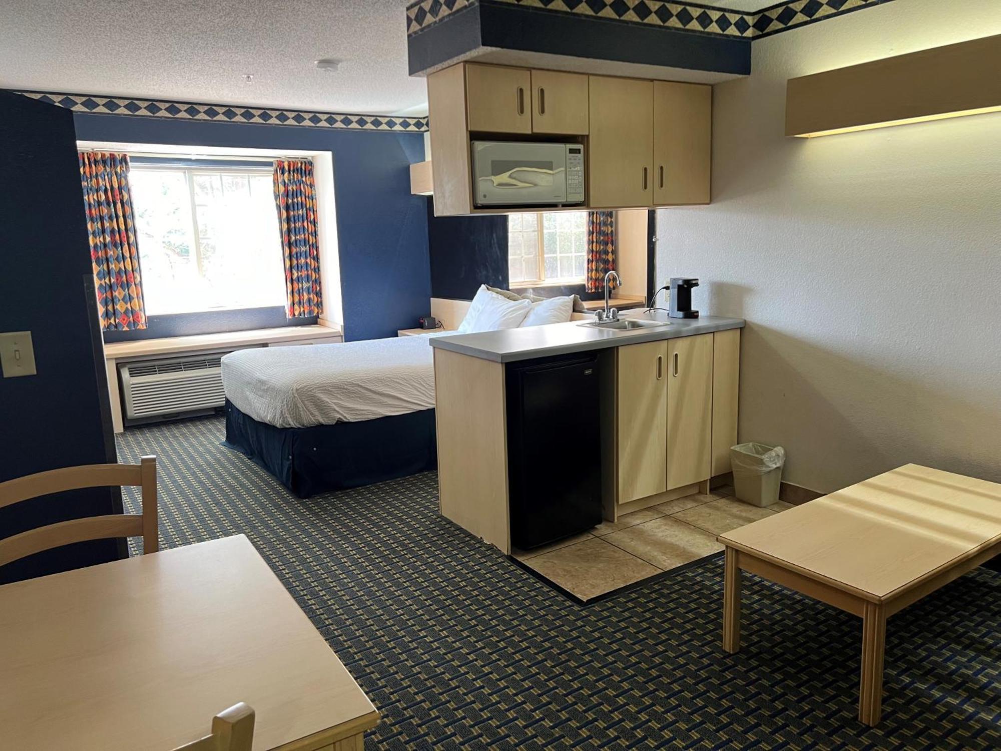 Days Inn & Suites By Wyndham Hutchinson Ngoại thất bức ảnh