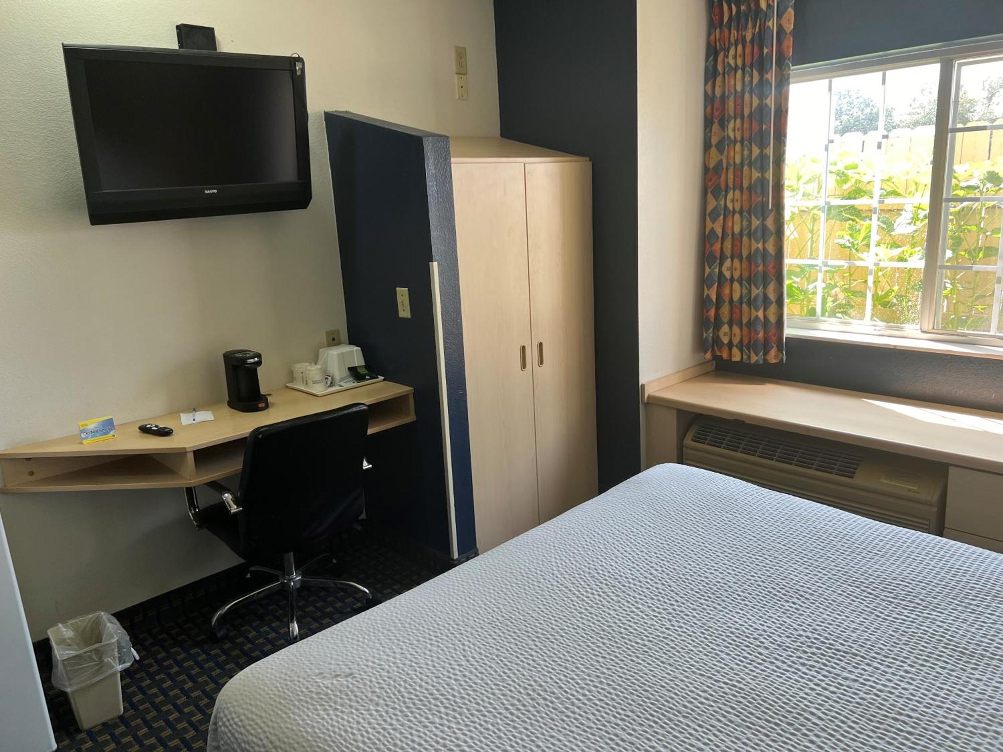 Days Inn & Suites By Wyndham Hutchinson Ngoại thất bức ảnh