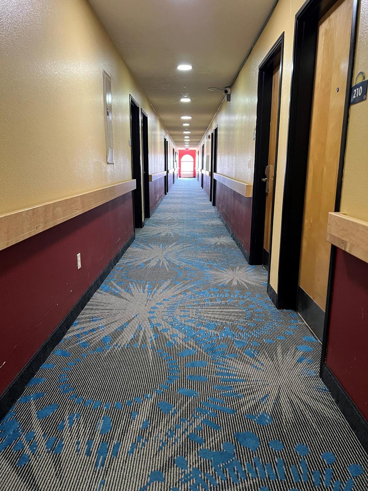 Days Inn & Suites By Wyndham Hutchinson Ngoại thất bức ảnh