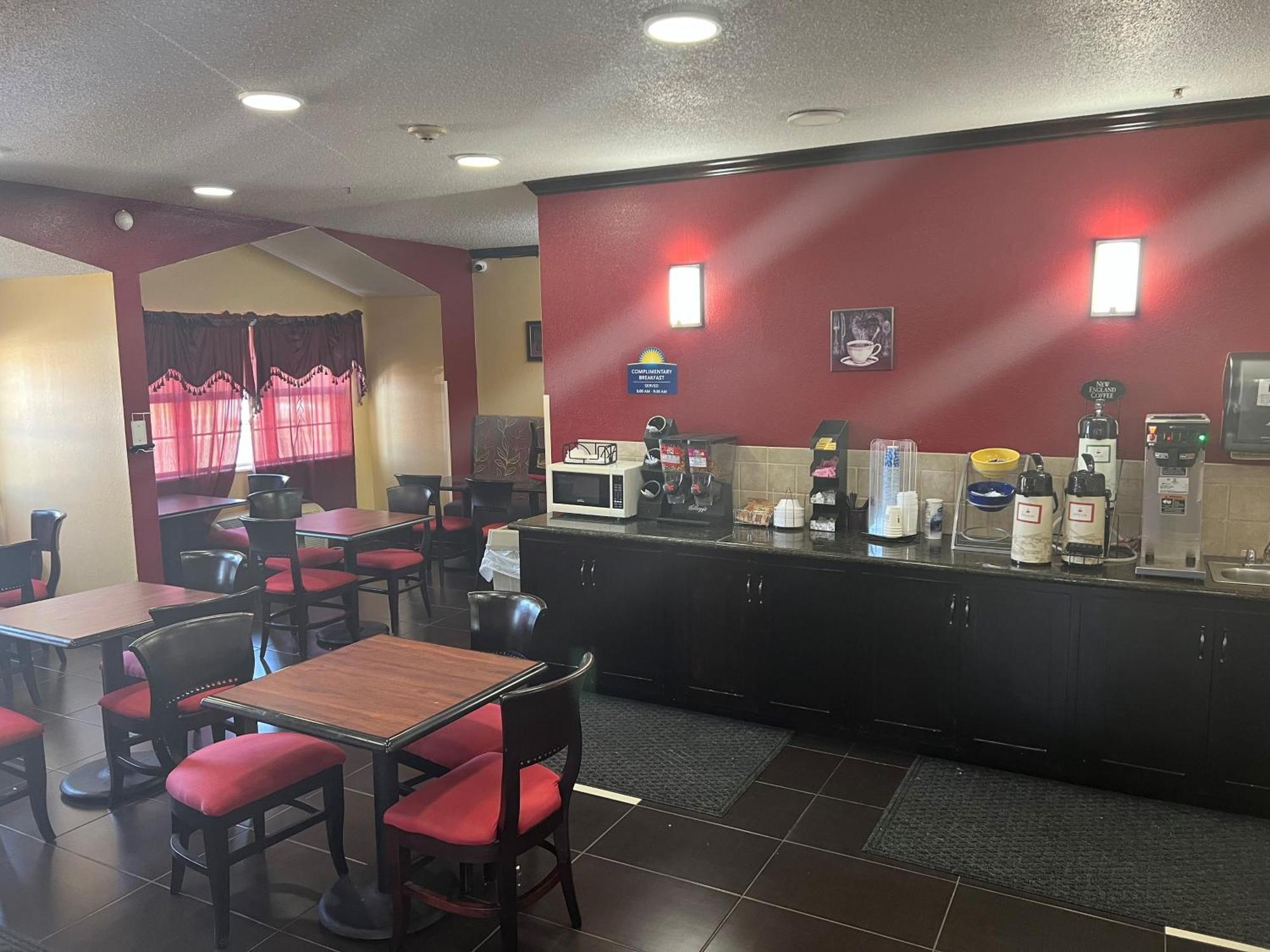 Days Inn & Suites By Wyndham Hutchinson Ngoại thất bức ảnh