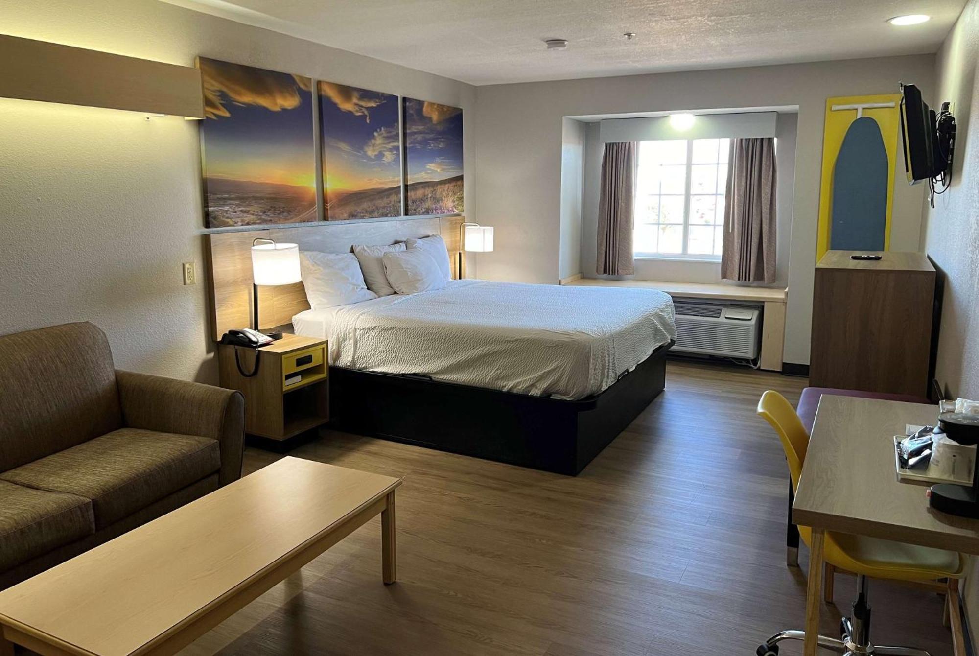 Days Inn & Suites By Wyndham Hutchinson Ngoại thất bức ảnh