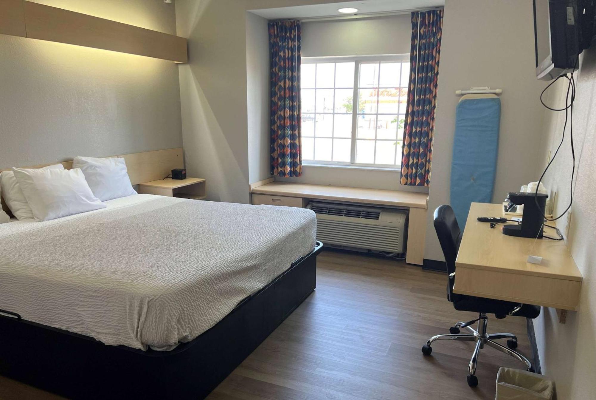 Days Inn & Suites By Wyndham Hutchinson Ngoại thất bức ảnh