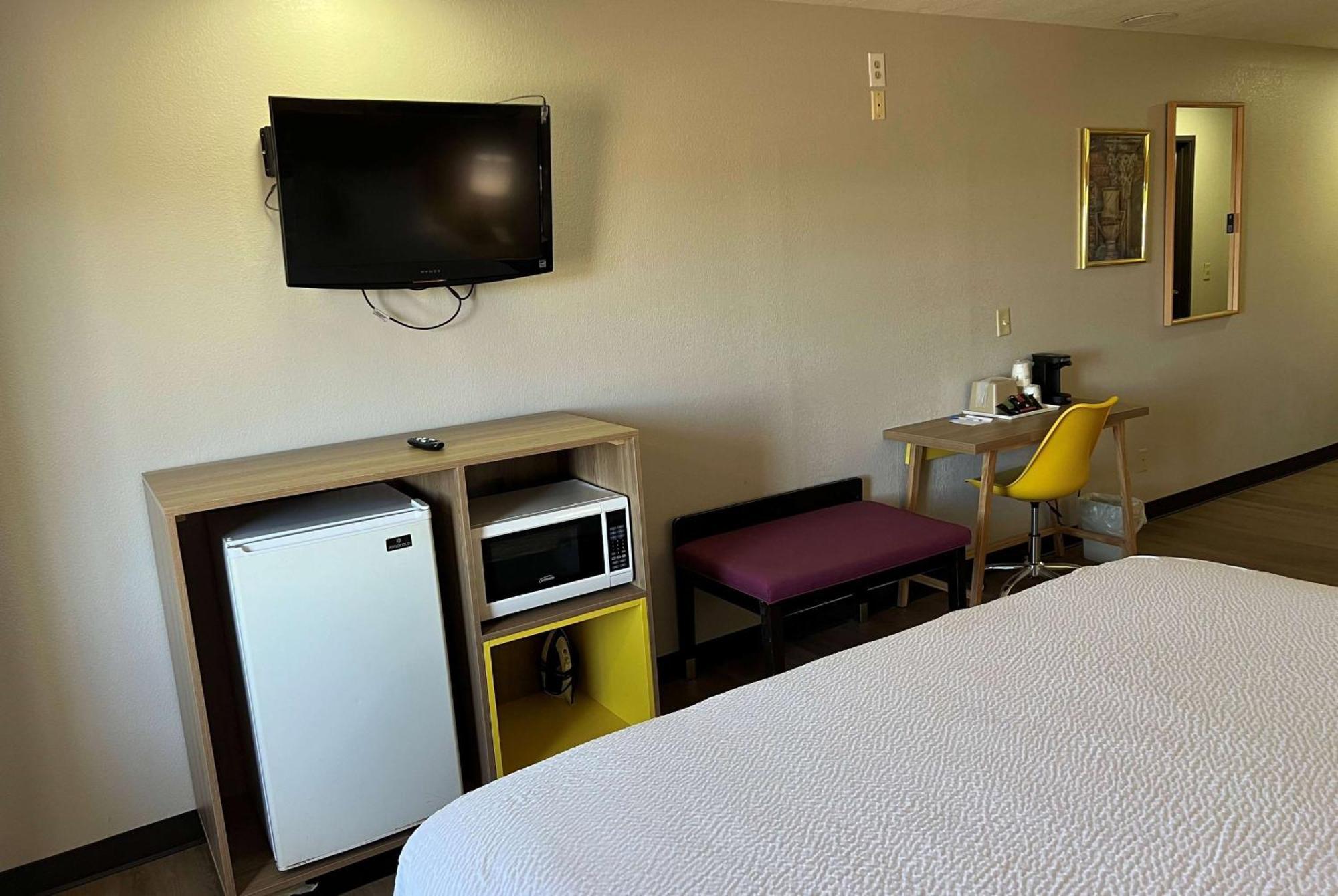 Days Inn & Suites By Wyndham Hutchinson Ngoại thất bức ảnh
