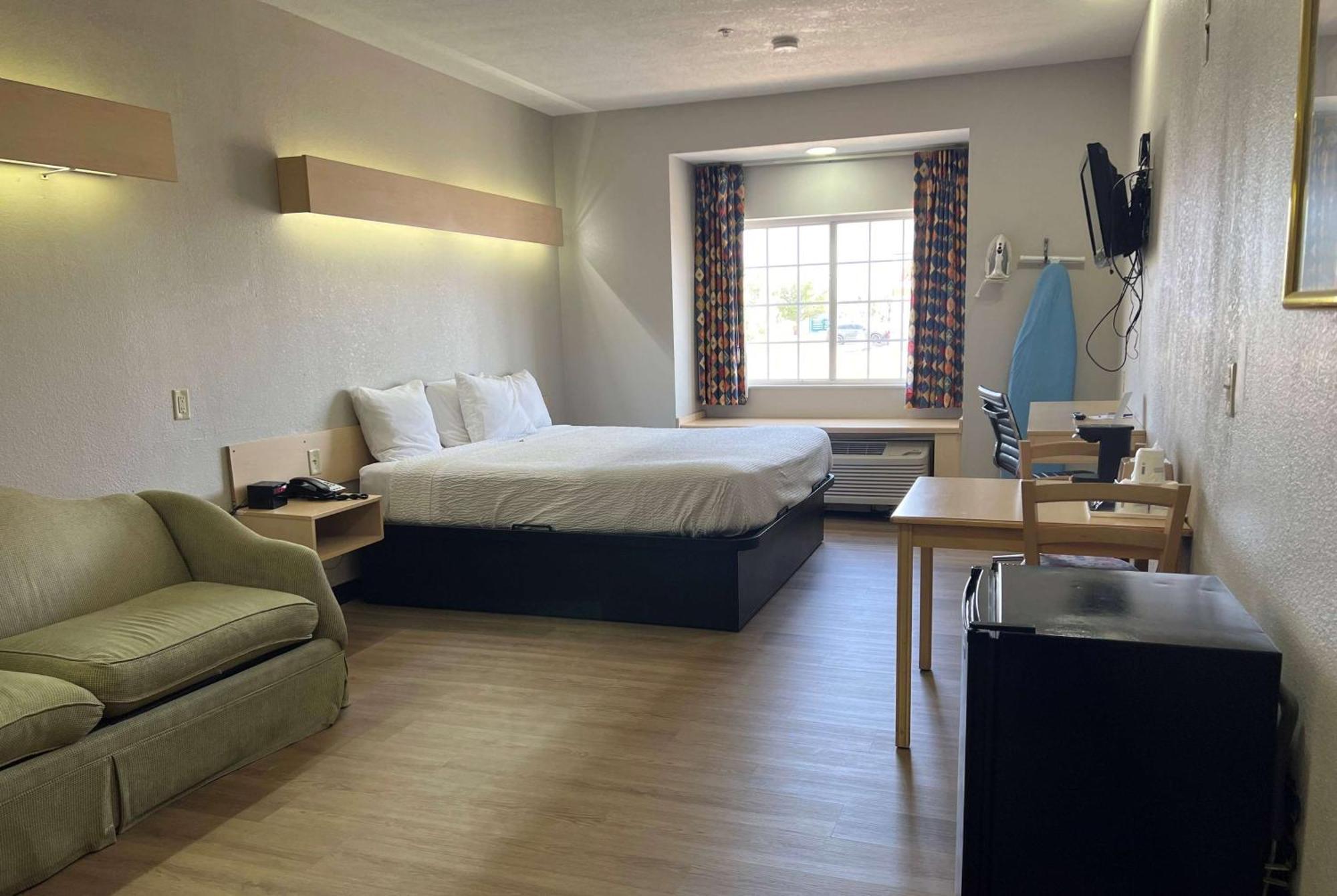 Days Inn & Suites By Wyndham Hutchinson Ngoại thất bức ảnh