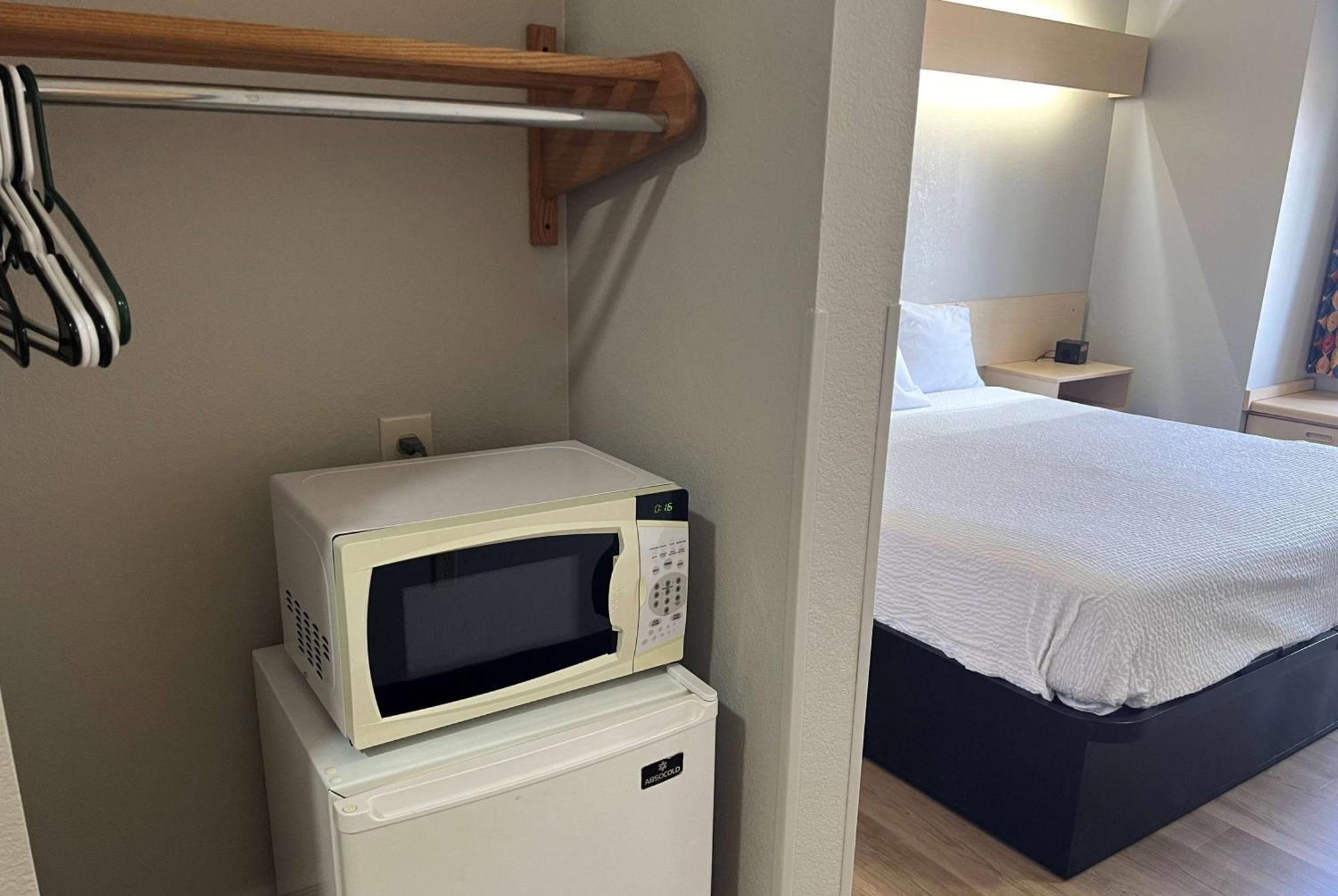 Days Inn & Suites By Wyndham Hutchinson Ngoại thất bức ảnh