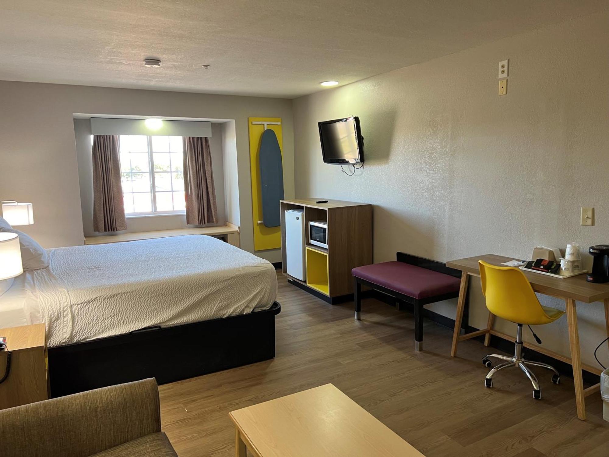 Days Inn & Suites By Wyndham Hutchinson Ngoại thất bức ảnh