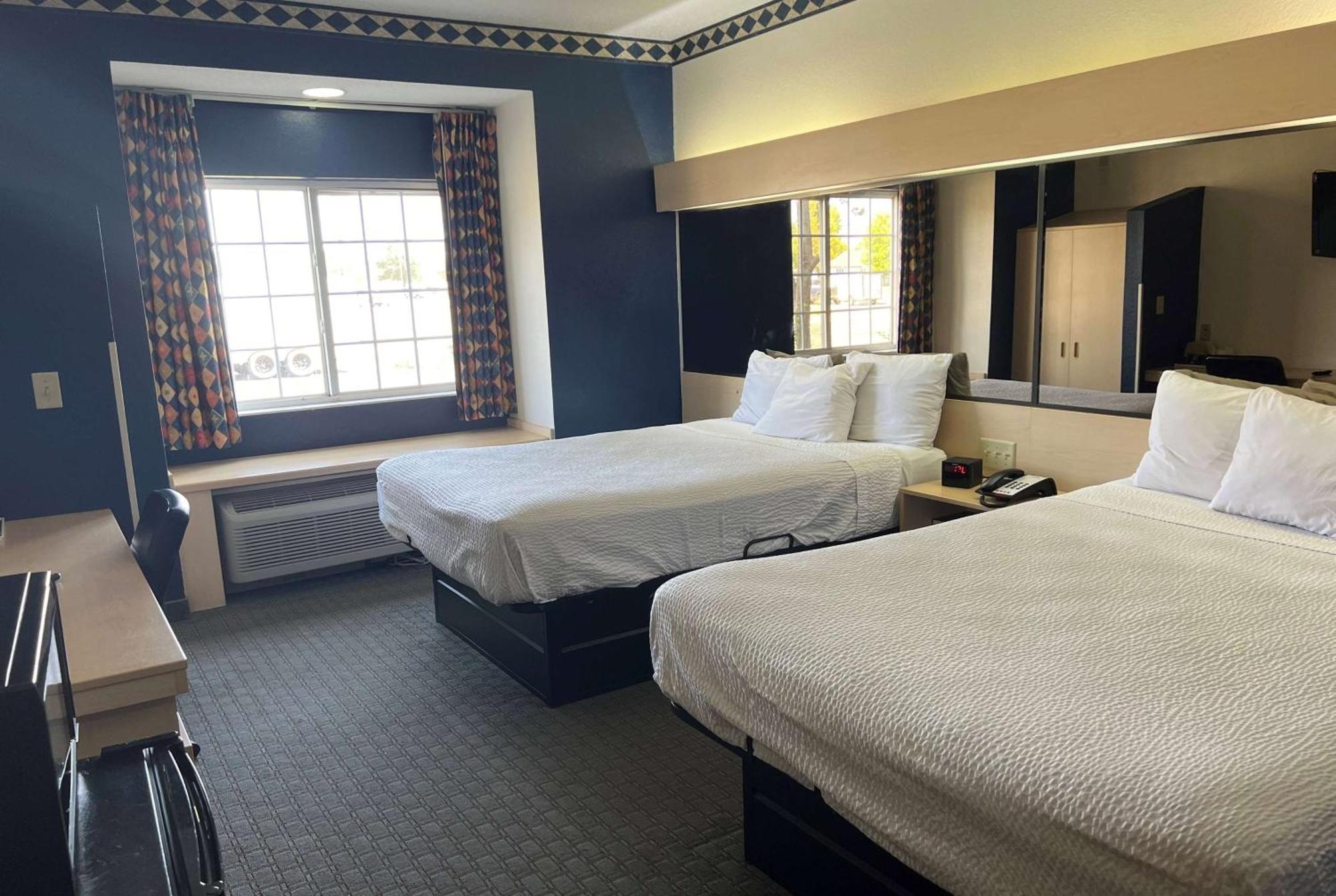Days Inn & Suites By Wyndham Hutchinson Ngoại thất bức ảnh