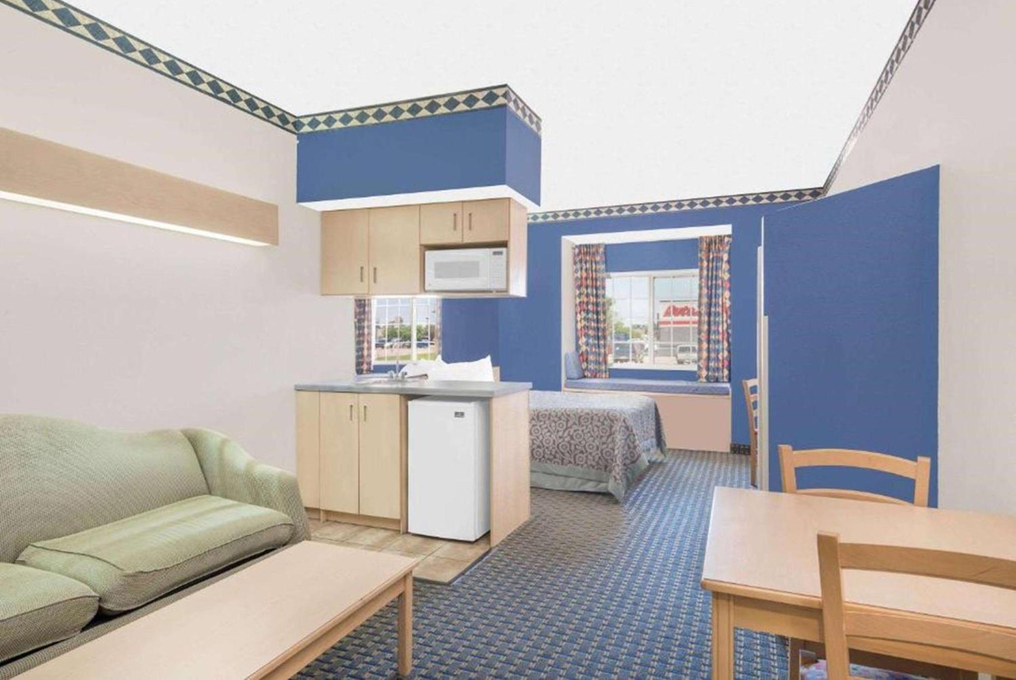 Days Inn & Suites By Wyndham Hutchinson Ngoại thất bức ảnh